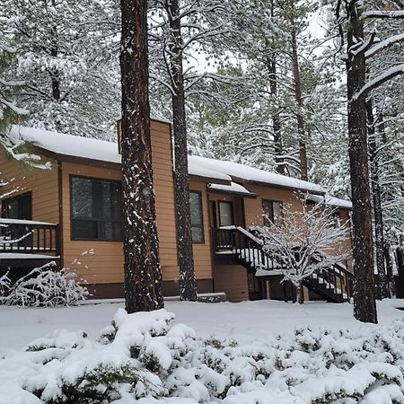 פלאגסטאף Kathys Cabin, King Bed, Hot Tub, Near-Nau & Downtown Attractions, Perfect Year-Round Mountain Getaway מראה חיצוני תמונה