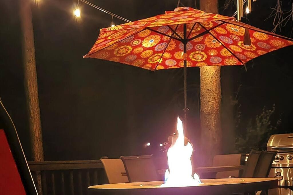 פלאגסטאף Kathys Cabin, King Bed, Hot Tub, Near-Nau & Downtown Attractions, Perfect Year-Round Mountain Getaway מראה חיצוני תמונה