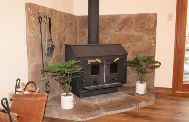 פלאגסטאף Kathys Cabin, King Bed, Hot Tub, Near-Nau & Downtown Attractions, Perfect Year-Round Mountain Getaway מראה חיצוני תמונה